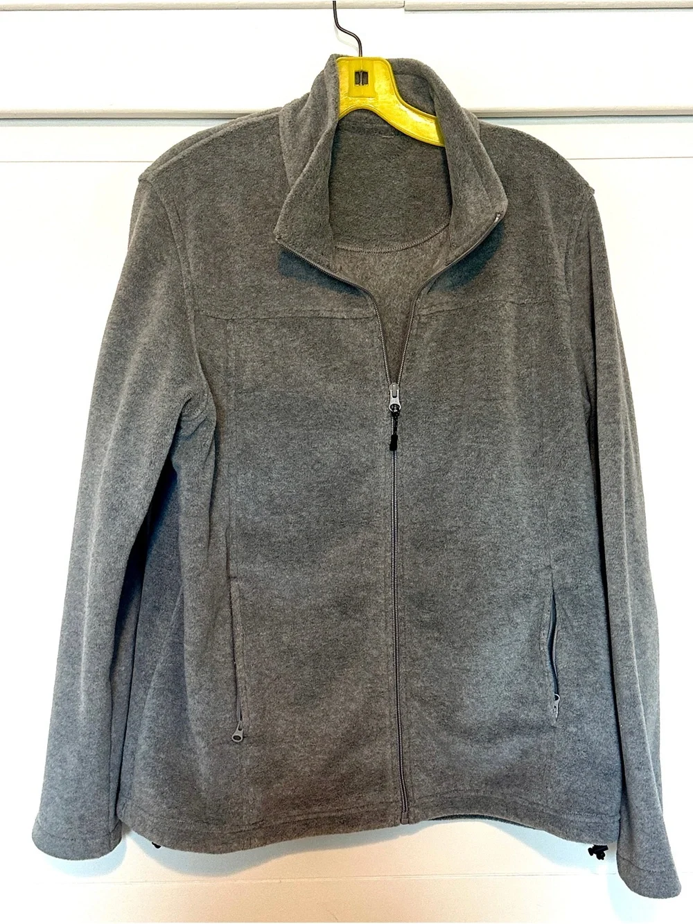 Bass Pro Shop Brand (tag removed) heavy linedWomen’s Gray Full-Zip Fleece Jacket